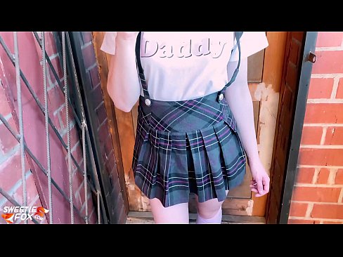 ❤️ Schoolgirl sucks a Dick go domhain agus fucks ionad ranganna. Físeán fucking linn ️❤
